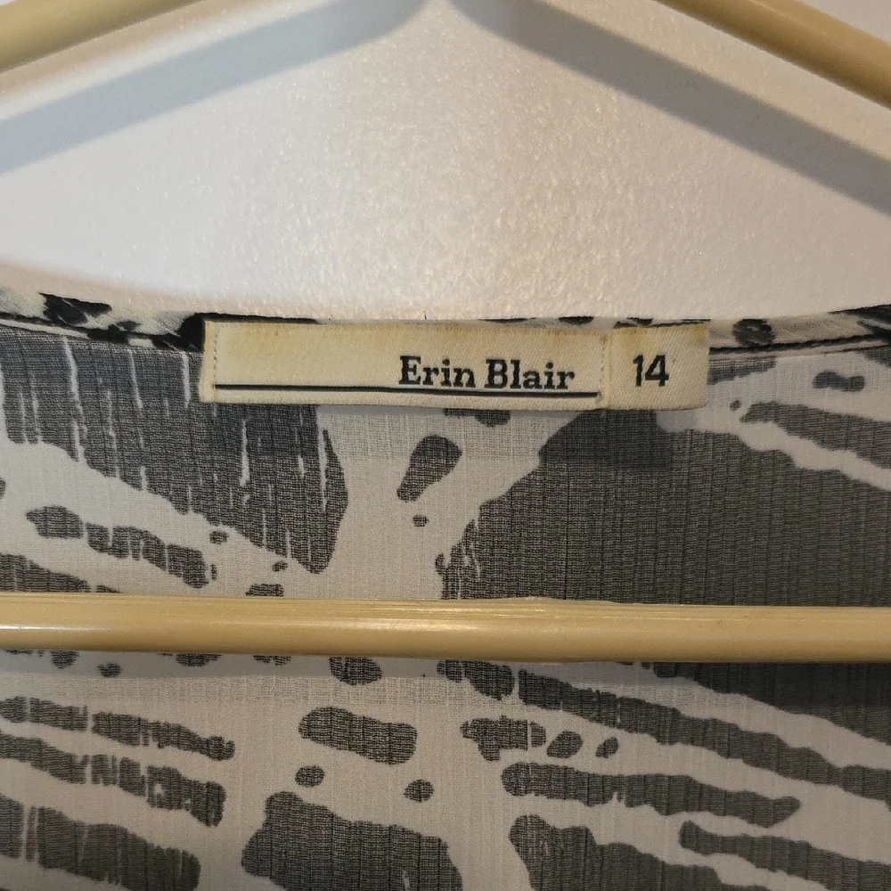 Womens Erin Blair Black and White Blouse Built In Tank With Sheer Overlay - Picture 2 of 4